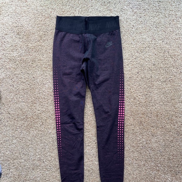 Women’s Nike legging - Picture 1 of 3